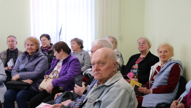 Mācās seniori