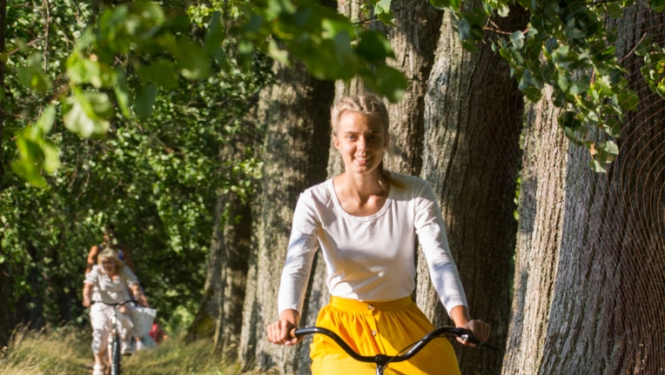 Afiša: Velobrauciens "Pretī saulgriežiem ar velo"