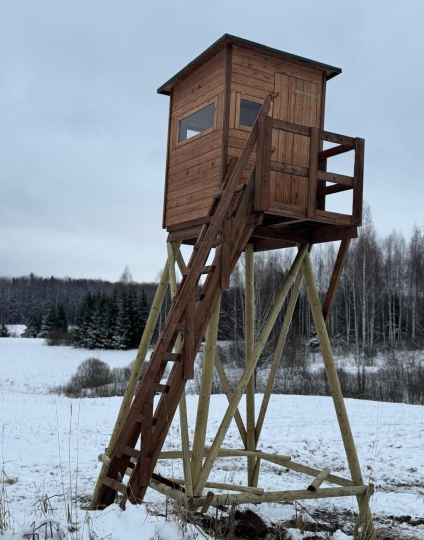 Ierīko 10 novērošanas torņus