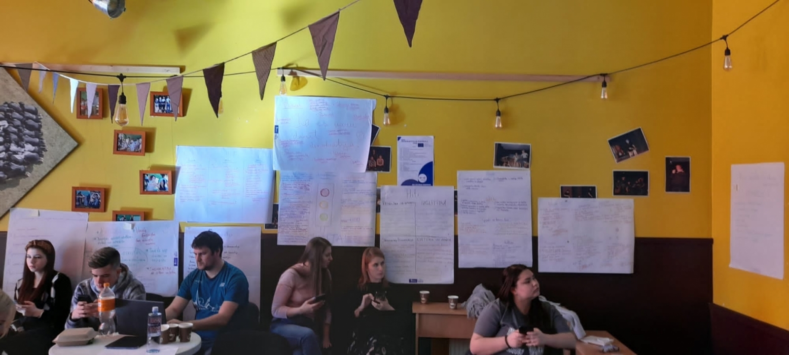 Attēls: projekta “Demokrātijas formula” dalībnieki Gulbenē