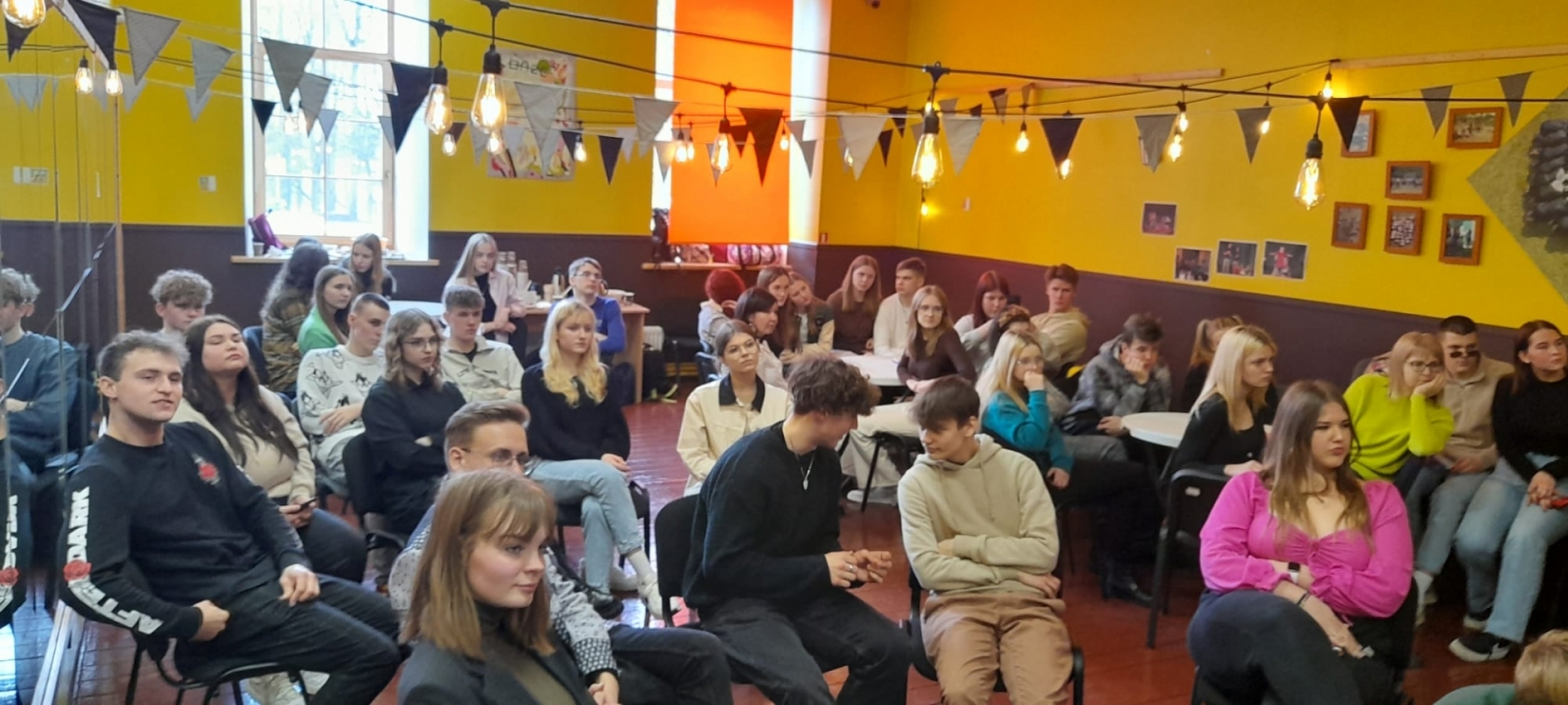 Attēls: projekta “Demokrātijas formula” dalībnieki Gulbenē