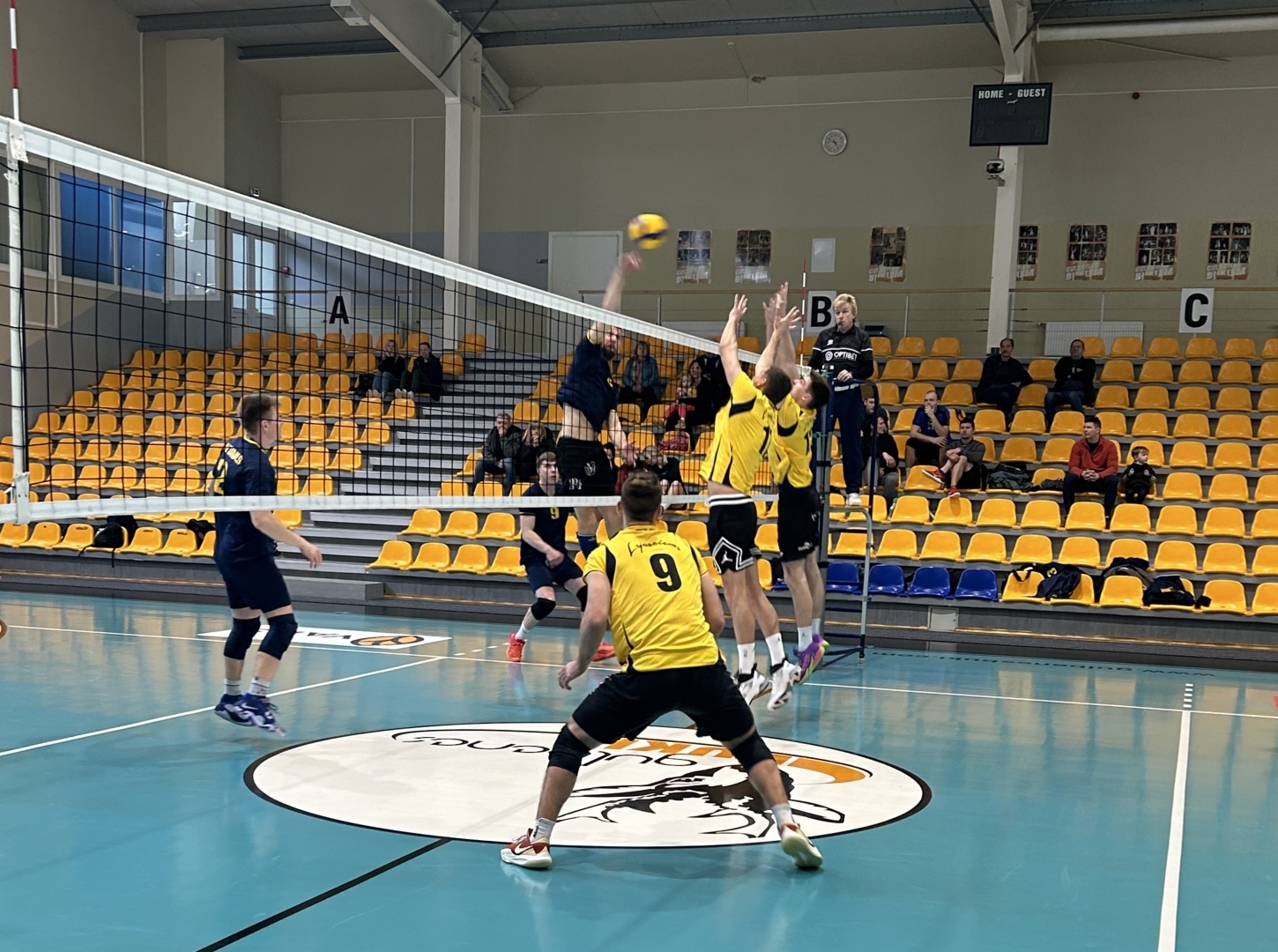Attēls: volejbola turnīrs „Viļņa Reinsona piemiņas kauss” dalībnieki