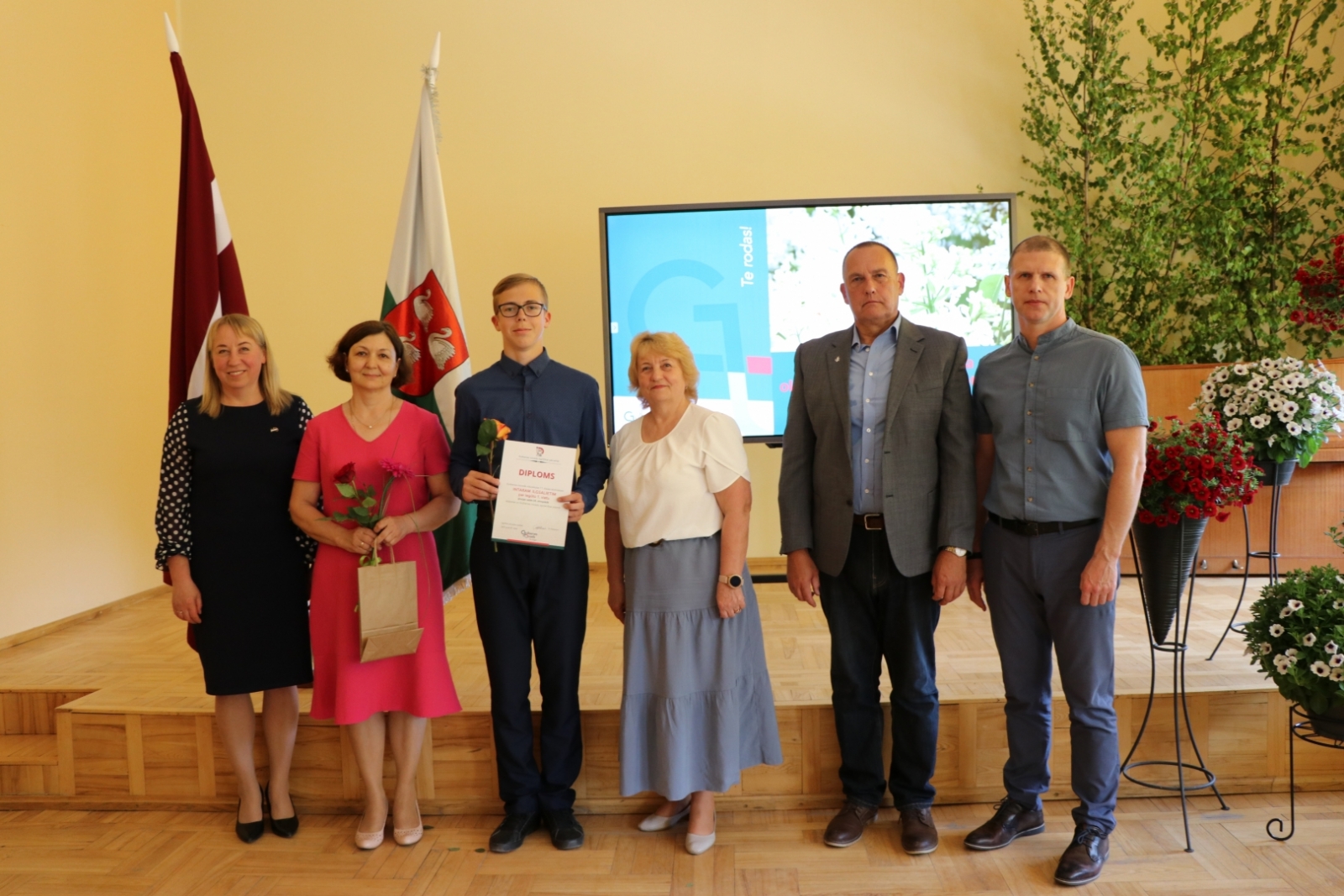 Attēls: Sumina Gulbenes novada  skolu 2022./2023.mācību gada mācību priekšmetu olimpiāžu laureātus