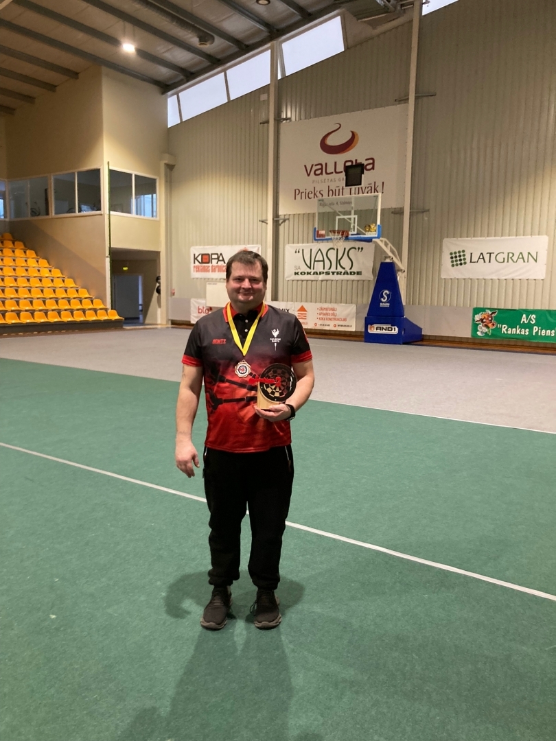 Foto šautriņu mešanas sacensību uzvarētājs