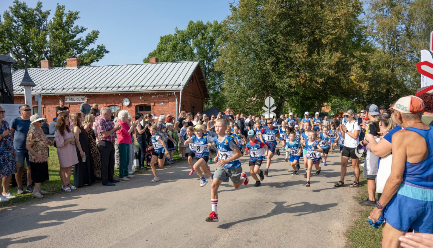 Attēls: tradicionālais tautas skrējiens „Apkārt Stāmerienas ezeram”