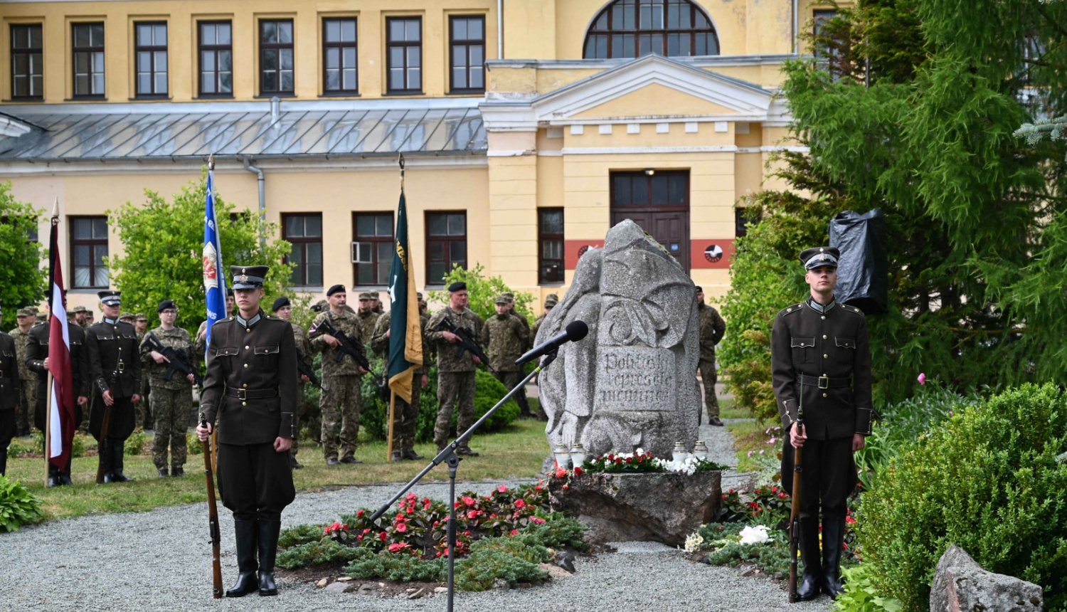 Piemin 1941. gada komunistiskā genocīda upurus 