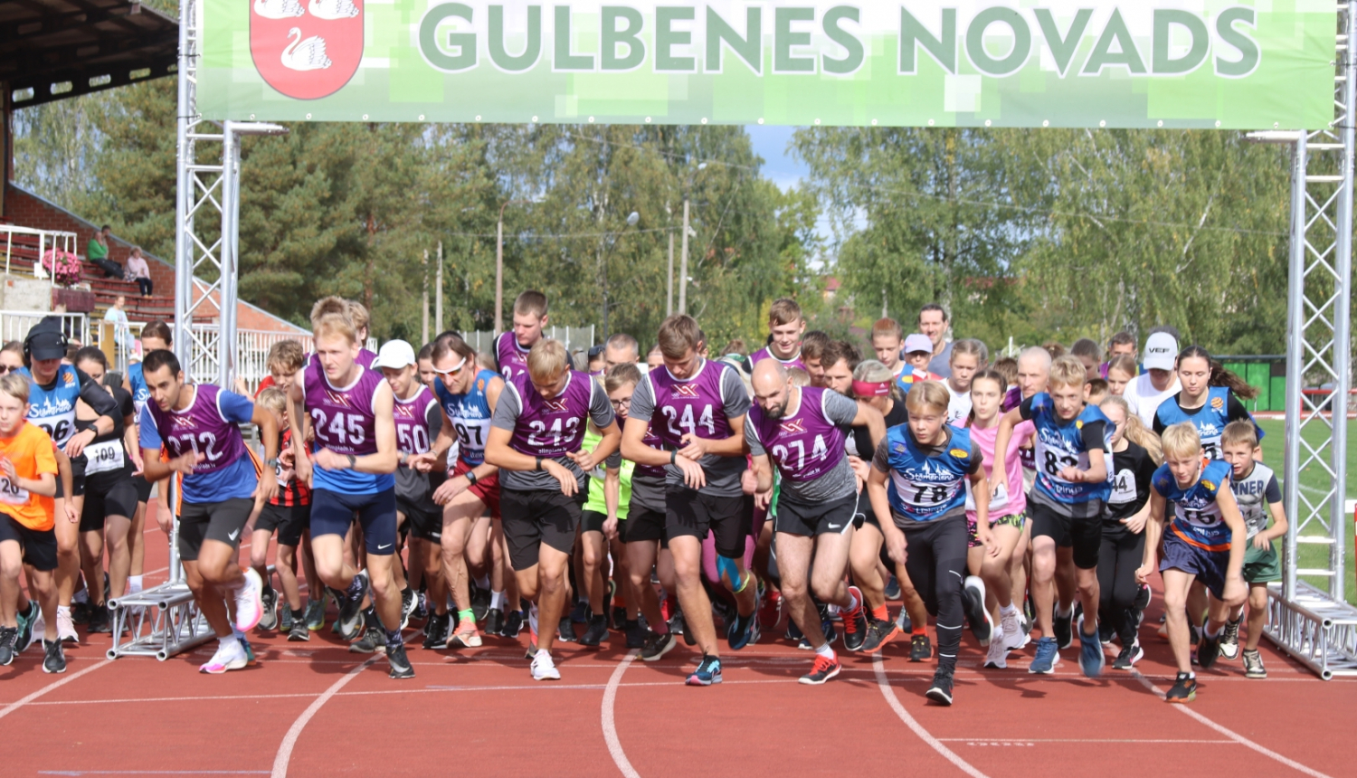 Attēls: Gulbenes apļi dalībnieki