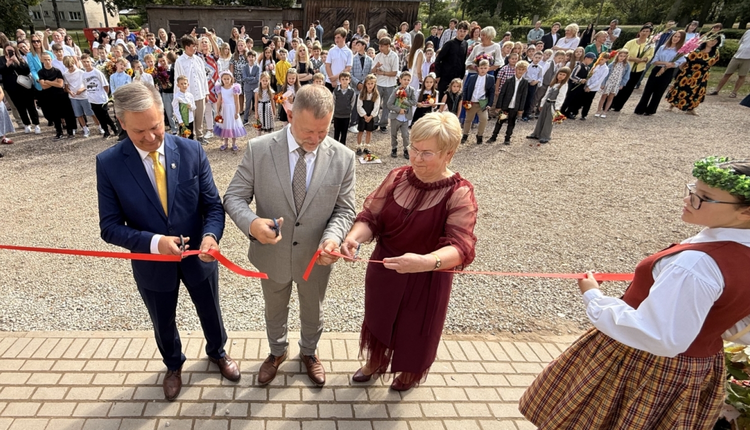 Attēls: Atklāta atjaunotā Lizuma pamatskola