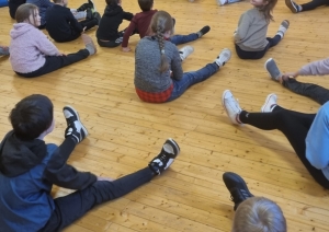 Attēlotas projekta “Veselīgs dzīvesveids Gulbīša pamatskolā” aktivitātes