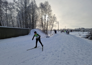 Attēls: tautas slēpojuma "Baltās trases" dalībnieki
