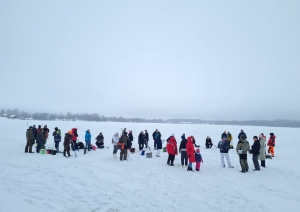 Attēls: Zemledus makšķerēšanas sacensības Stāmerienā