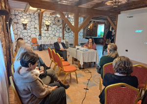 Attēls: apmācību cikla otrās un trešās dienas mācības par tēmām “Vides piekļūstamība praksē un pieredzē” un “Piekļūstamība – attieksme un aizspriedumi”