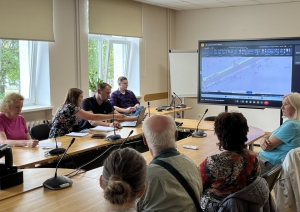 Attēls: tikšanās ar projektētāju par ielu pārbūvi