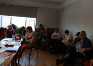 Attēls: 23. februārī Gulbenes novada kultūras centrā tikās novada cimdu adītājas