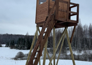 Ierīko 10 novērošanas torņus