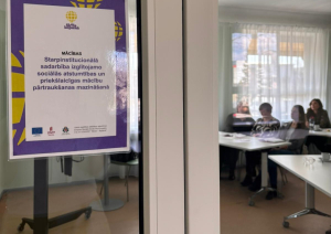 Attēls: Gulbenes novada izglītības iestāžu speciālisti apgūst vienotu starpresoru sadarbības pieeju sociālās atstumtības un priekšlaicīgas mācību pārtraukšanas riska mazināšanai  izglītojamajiem