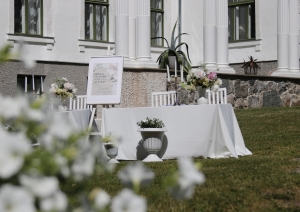 Attēls: 15.06.2024. Stāmerienas pils dārzā tika svinētas Goda kāzu jubilejas.