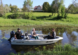 Latvijas Hidroekoloģijas institūta zinātnieki uzsāk Dzirnavu dīķa Gulbenē izpēti.