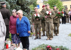 Piemin 1941. gada komunistiskā genocīda upurus 