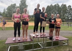 Attēls: Gulbenes novada atklātā čempionāta pludmales volejbolā sievietēm dalībnieces