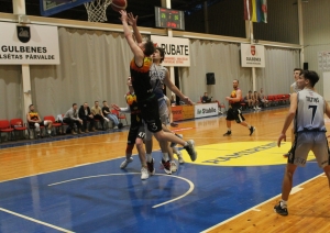 Attēls ar Gulbenes novada 2022./23.gada atklātā basketbola čempionātā vīriešiem dalībniekiem