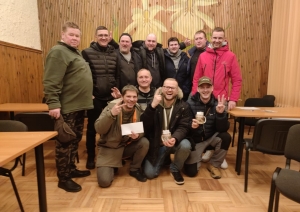 Foto ar Gulbenes novada zolītes spēlētājiem un uzvarētājiem