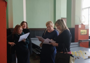 Attēli ar Gulbenes novada Izglītības pārvaldes un Balvu novada mācību jomu koordinatoriem un Izglītības pārvaldes darbiniekiem