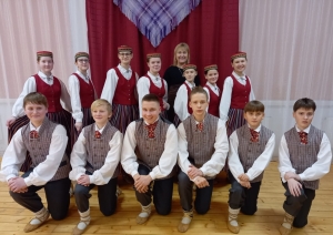 Attēls: Sadanča “Jādejo, lai būtu prieks!” dalībnieki