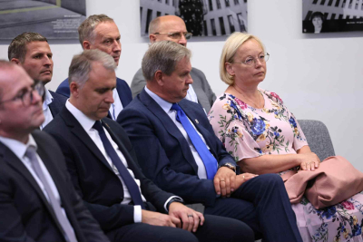 Attēls: priekšsēdētājs uz sanāksmi Finanšu ministrijā