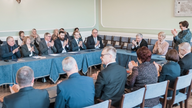 Attēls: IZM un LU sadarbības memorandam izglītības kvalitātes paaugstināšanai pievienojušās vairākums Latvijas pašvaldību