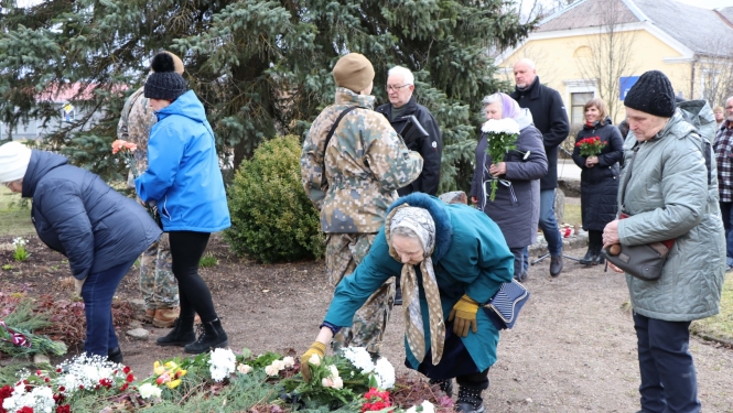 Attēls: Komunistiskā genocīda upuru piemiņas pasākums Gulbenē