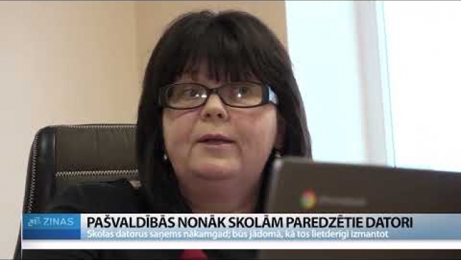Pašvaldībās nonāk skolām paredzētie datori