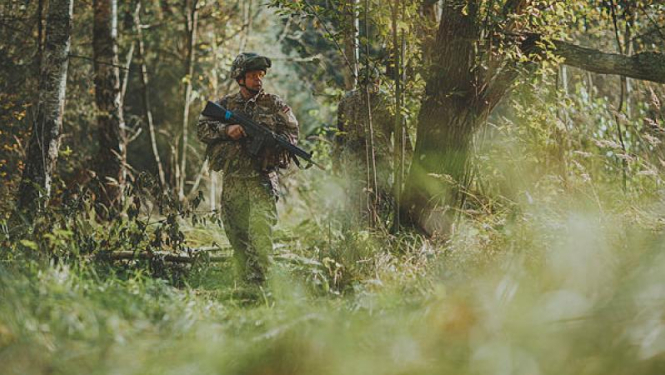 Attēls: NBS jauniešus aicina pieteikties dienestam