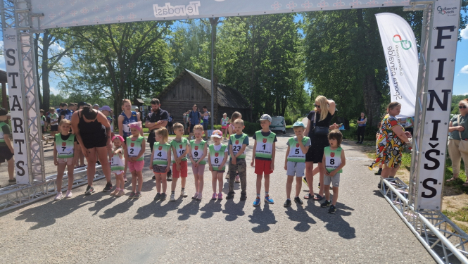 Attēls: Rankā jau divdesmit astoto reizi notika tradicionālais tautas skrējiens “Rankas apļi 2024”