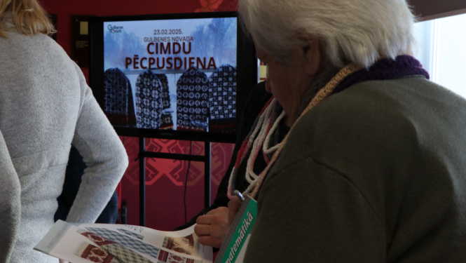 Attēls: 23. februārī Gulbenes novada kultūras centrā tikās novada cimdu adītājas