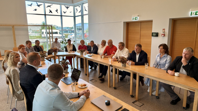 Attēls: Gulbenes novada deputāti iepazīst SIA ZAAO 