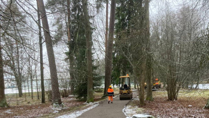 Gulbenē uzsāk ietves atjaunošanas darbus