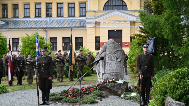 Piemin 1941. gada komunistiskā genocīda upurus 