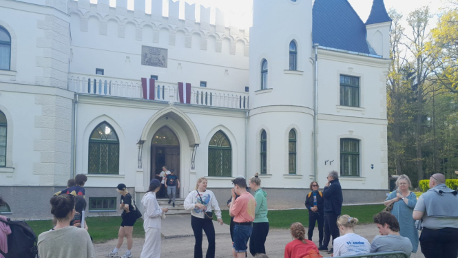 topošo teātra mākslinieku sadarbība projektā “Pērs Gints” dalībnieki