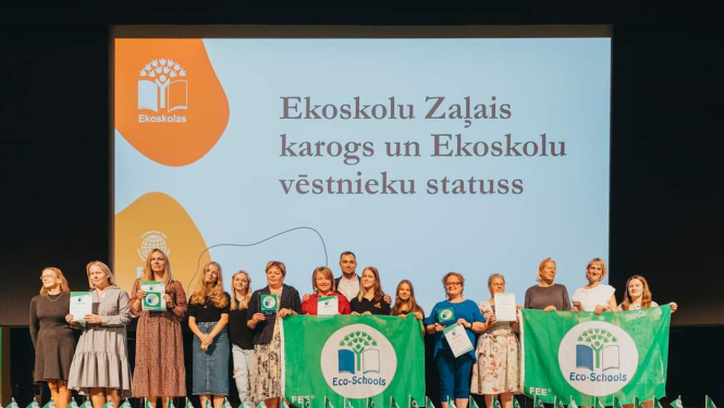 Gulbenes 1.PII saņem ekoskolas karogu