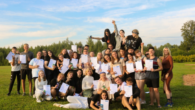 Attēls: jauniešu apmaiņas projekta dalībnieki