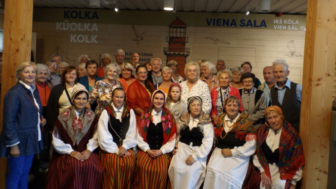 Novada seniori apceļo Latviju