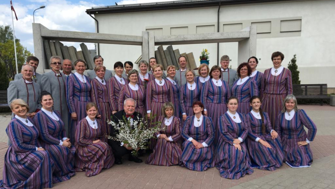 Attēlā Lizuma koris 