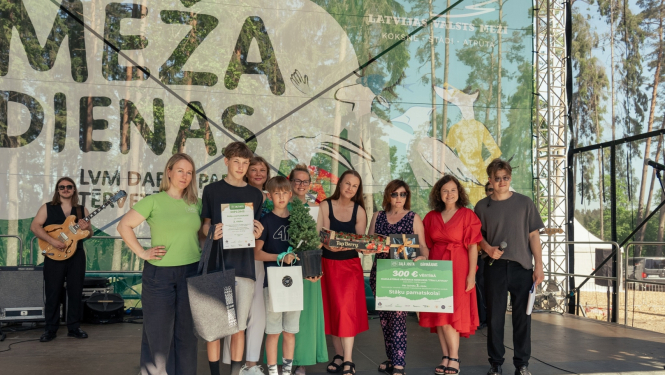 Bērni un jaunieši no Gulbenes un Alūksnes novadiem pārstrādei nogādā 47 tonnas makulatūras