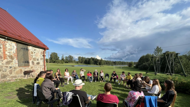 Attēls: jaunatnes apmācības Stāmerienā jauniešu centram Bāze