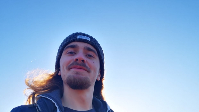 Attēls: Brīvprātīgais jaunietis jauniešu centrā 