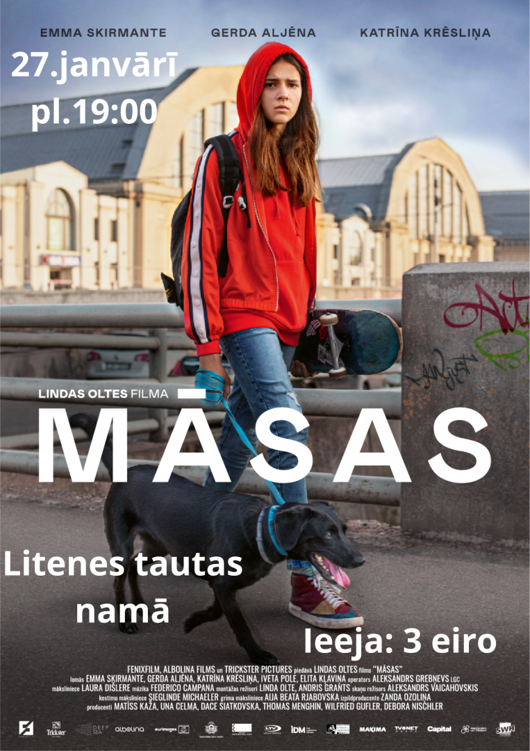 Attēls ar Litenes tautas namā Lindas Oltes filma "Māsas"