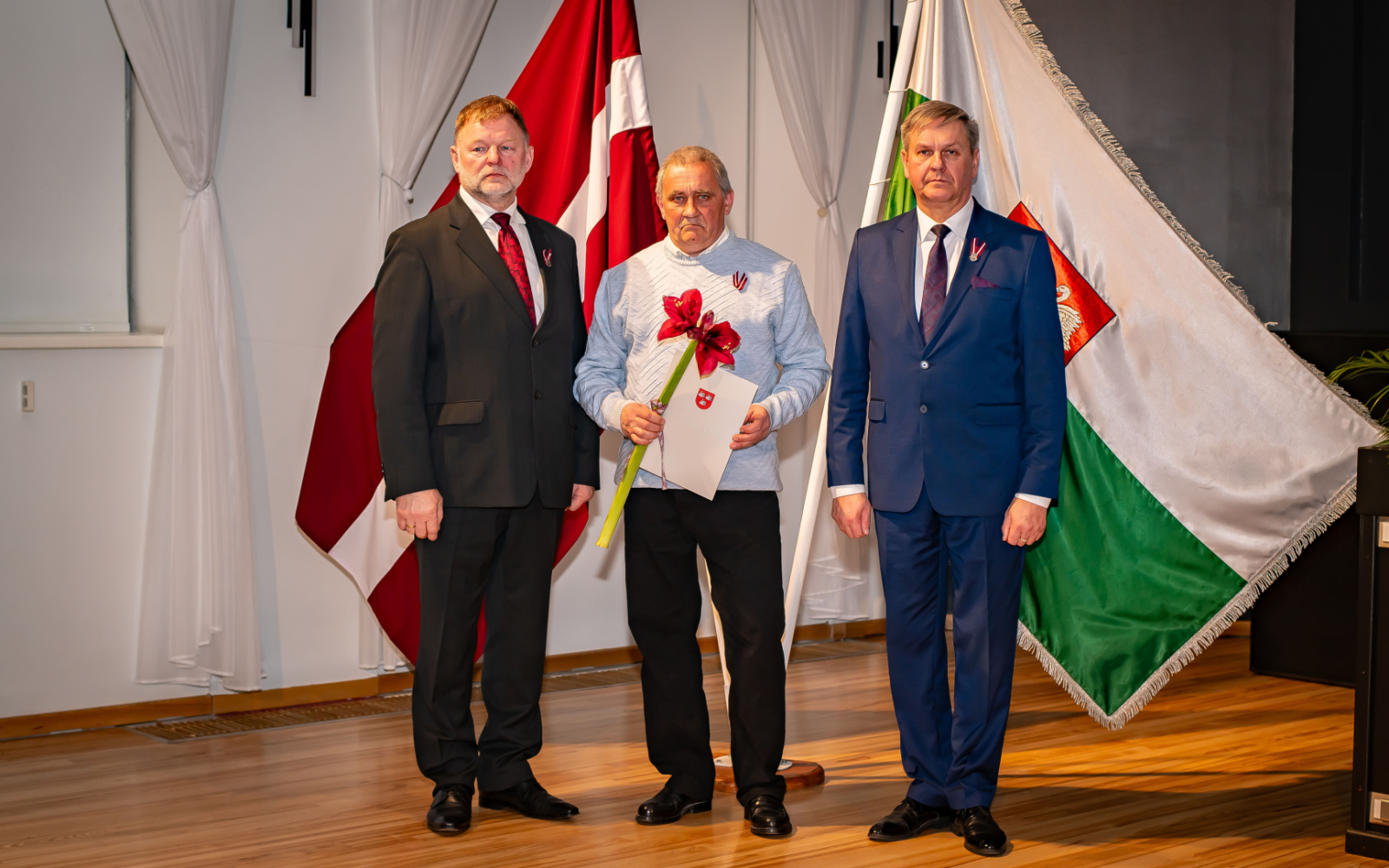 Attēls: pasniegti Gulbenes novada pašvaldības augstākie apbalvojumi