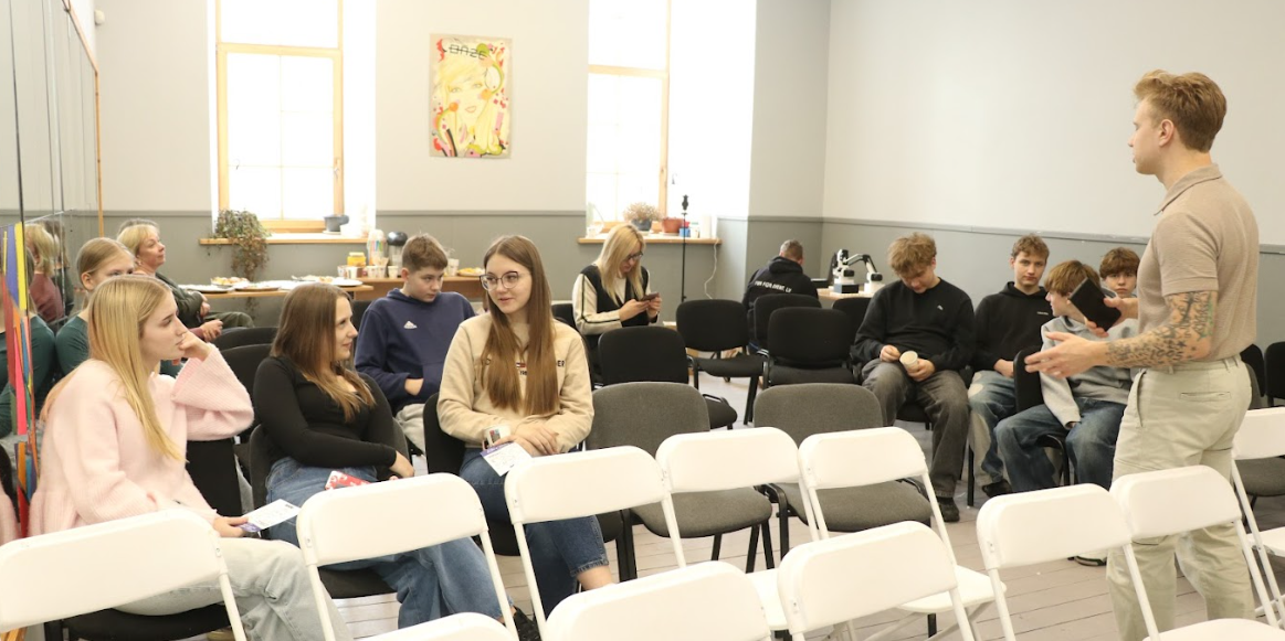 Attēls: Jaudīgs digitālā projekta noslēguma pasākums — jauniešu diskusija “Virtuālā dzīve vai realitāte?”