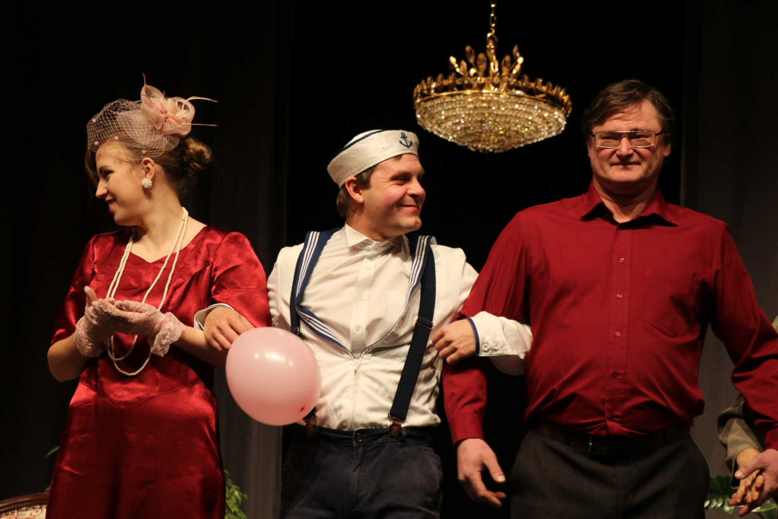 Foto: noslēgusies teātru parāde ar 10 izrādēm